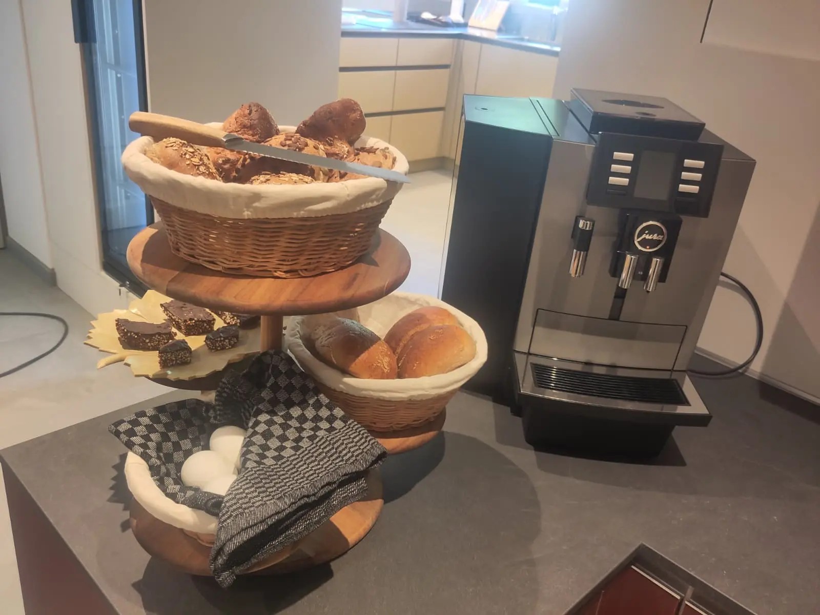 Frühstück und Kaffee in der Teeküche